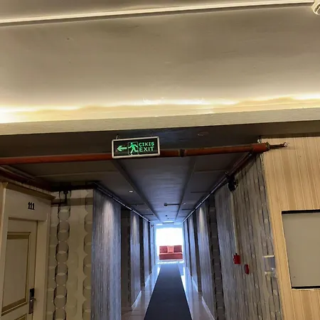 Отель Pera