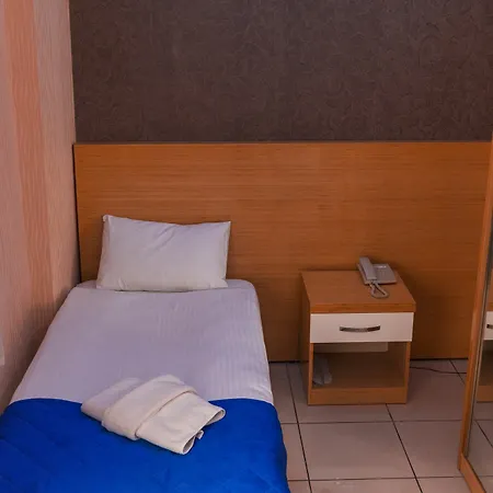 Ξενοδοχείο Pera 4*